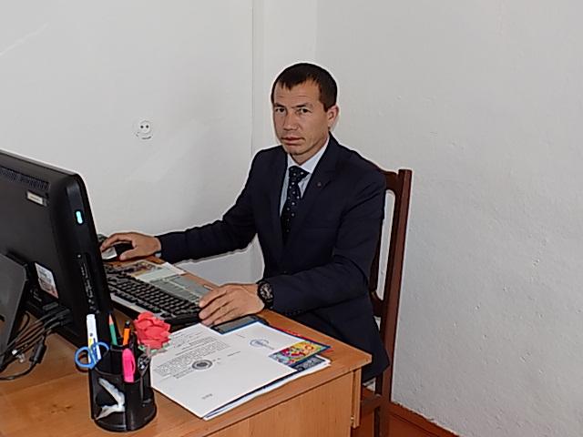 Директордың  ғылыми әдістемелік ісі  жөніндегі орынбасары:Азатов Кәдірхан Азатұлы. Технология пәнінің мұғалімі