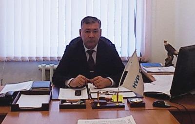 Мектеп директоры: Жұматаев Еркебұлан Әбдіғалиұлы. География пәні мұғалімі.