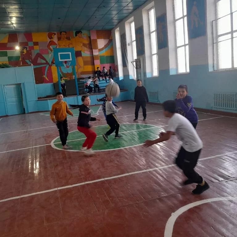 Үйірме онкүндігінде «Баскетбол» үйірмесінің оқушылары мен жетекшісі Ошақбаев Н. «Баскетбол ойыны» сабағын өткізді.