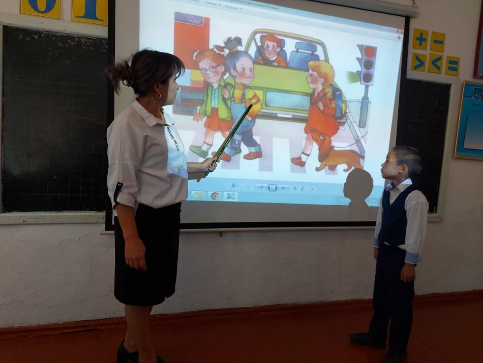   "Жол ережесін сақтайық!" тәрбие сағаты өткізілді. 