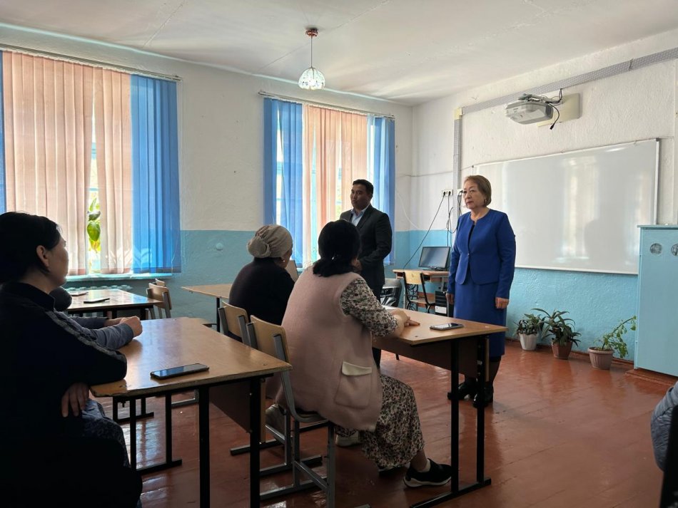 «Мамыр –Ынтымақ айы»ұсынымын басшылыққа ала отырып, 1-10 сынып аралығындағы білім алушыларға 2024 жылдың 24 мамыр күні жалпы республикалық тәрбие сағаты өткізіліп, мектеп бітірушілерге  25 мамыр күні салттанаты жиын өтетіндігін хабарлады.
