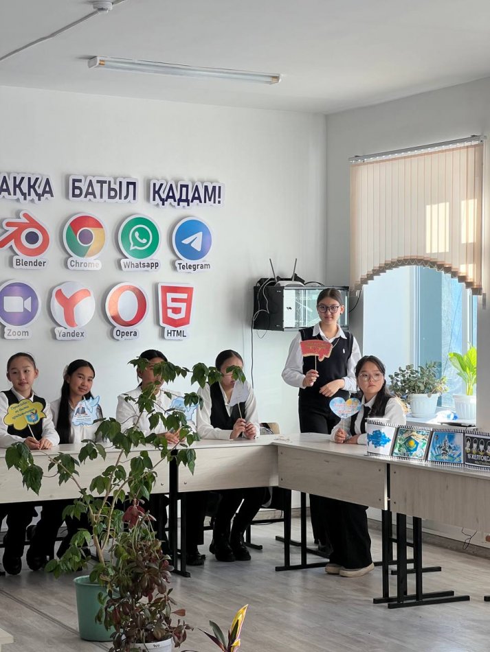" Тәуелсіздік құндылықтары өткенге тағзым, болашаққа аманат" тақырыбында дөңгелек үстел өтті.