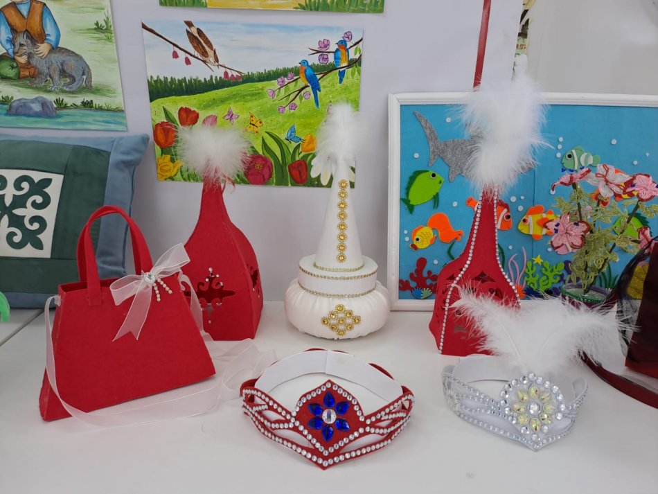 🔰 Қол өнер және сурет көрмесі ұйымдастырылды!!!