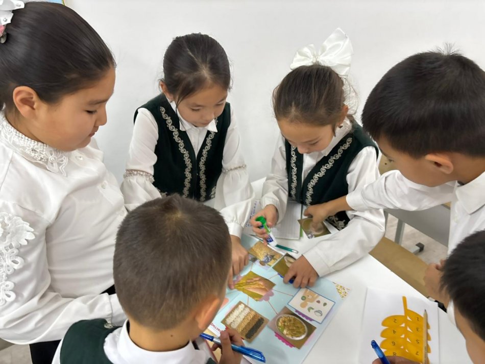 “Оқу үдерісінде саралап оқыту тәсілдерін қолдану”  тақырыбында  әдебиеттік оқу пәнінен шебер-сынып өткізілді