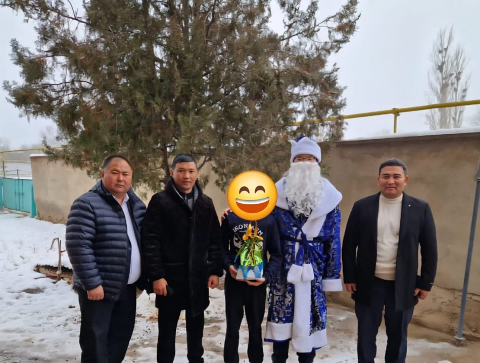 Ерекше  білім беруді қажет ететін оқушыларға жаңа жылдық сыйлықтар таратылды.