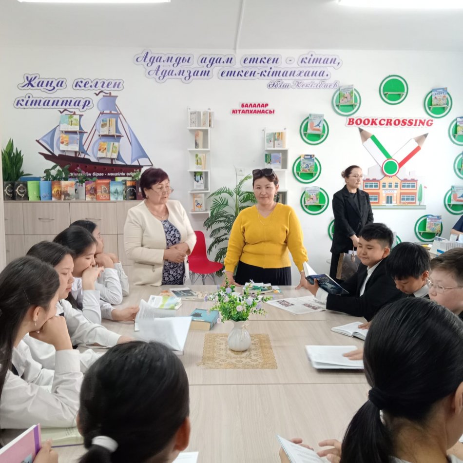 №4 Тілеміс батыр жалпы орта білім беретін мектеп кітапханашылары "Жас оқырмандар" тақырыбында іс-шара  өткізді.